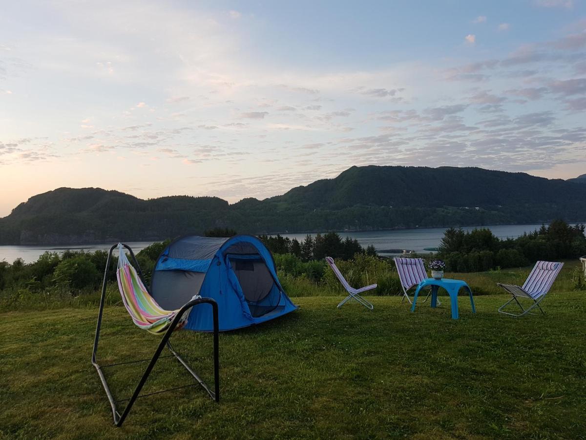 Leite Gard Near Atlantic Road In Hustadvika Lyngstad Kültér fotó